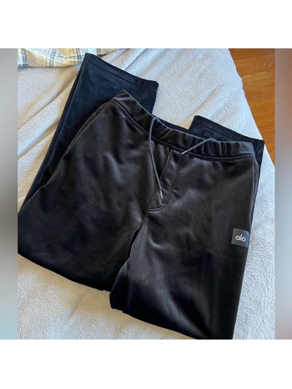 Alo Yoga Unisex Black Velour Baller Pants Large